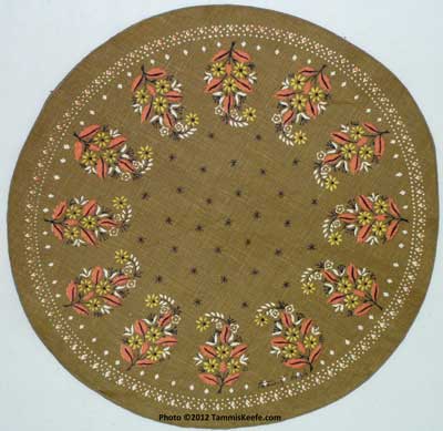 Circle of Flowers, Tan